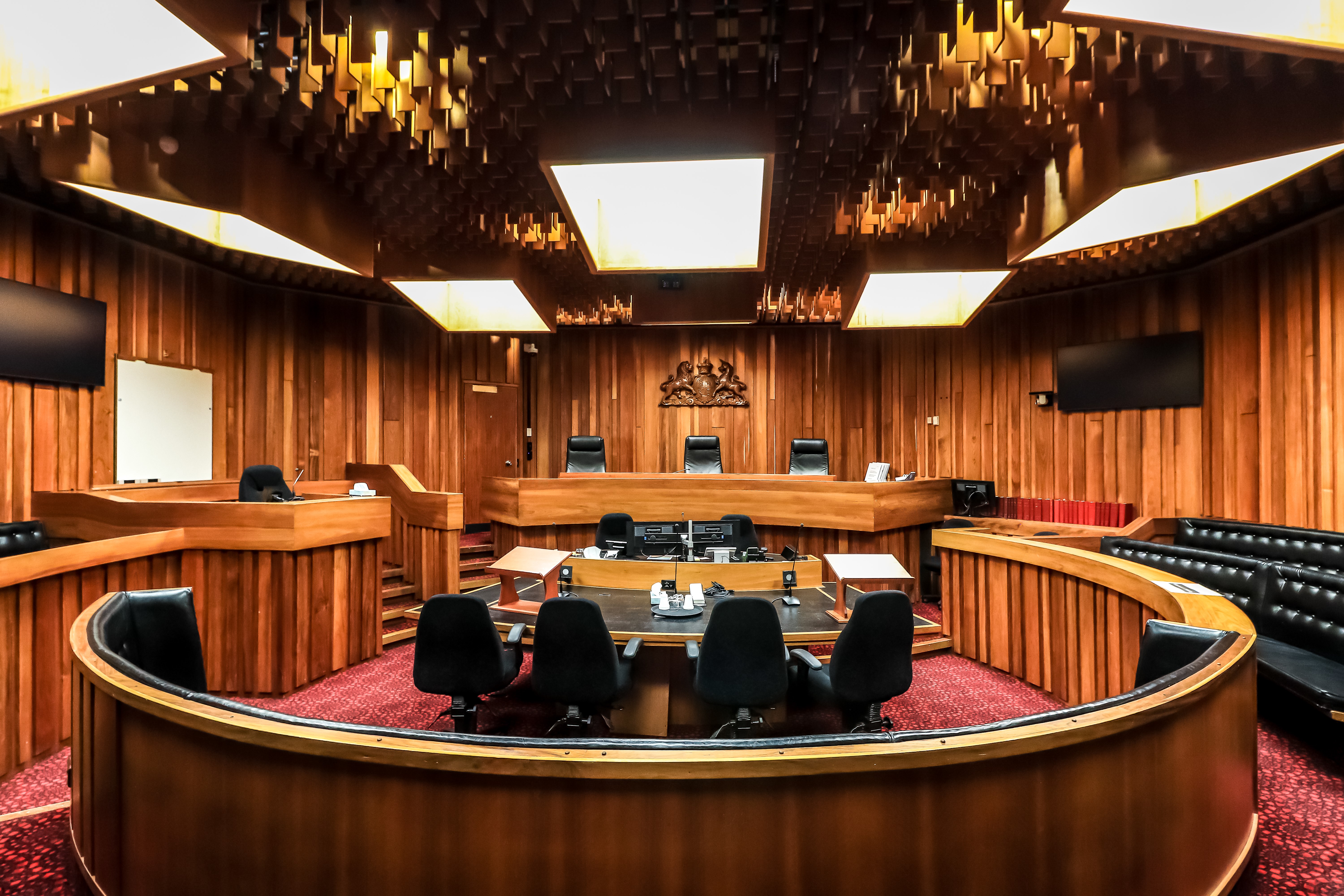 Court in the round